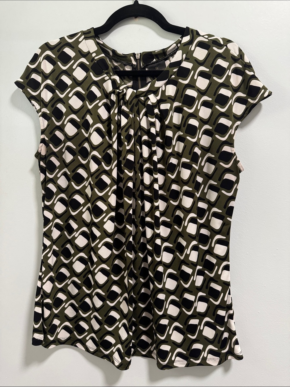 Worthington Olive, Black & White Geometric Cap-Sleeve Blouse